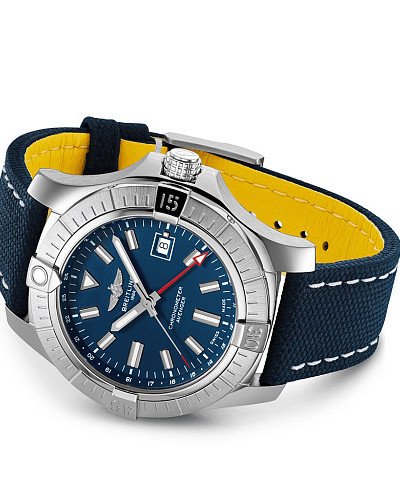 Breitling Avenger Automatic GMT 45 A32395101C1X1